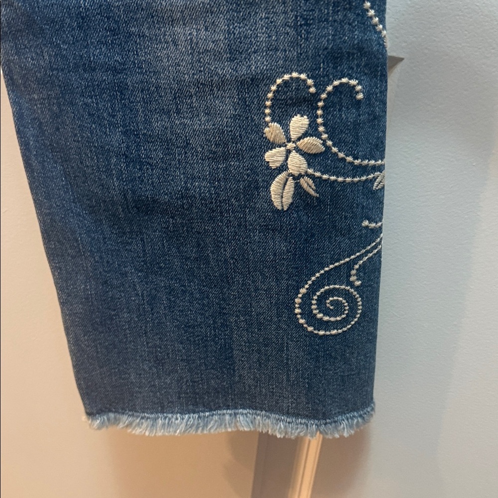 Johnny Was Denim Straight-Leg Jeans with Floral Embroidery size 30 - Picture 4 of 12